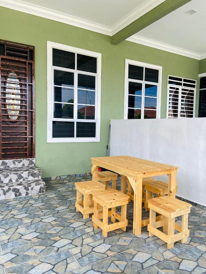 De Jara Guesthouse Dungun For Malay Exterior foto